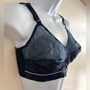 Rare What Katie Did “Gold Label” Navy/pink 1950’s bullet bra 38D